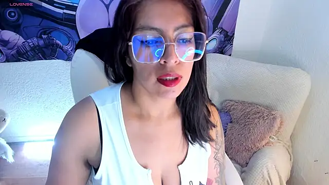 Snapshot of Irene_Grey20 chatting on October 15, 2025, 3:27 am Irene Grey20 online show from October 15, 2025, 3:27 am