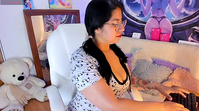 Snapshot of Irene_Grey20 chatting on February 22, 2026, 12:35 am Irene Grey20 online show from February 22, 2026, 12:35 am