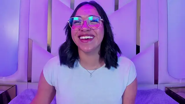 Snapshot of IsabellRodriguez18 chatting on April 15, 2026, 3:23 am IsabellRodriguez18 online show from April 15, 2026, 3:23 am
