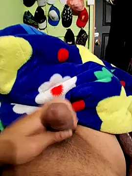 Snapshot of zeus2630 chatting on September 22, 2025, 12:05 am zeus2630 online show from September 22, 2025, 12:05 am