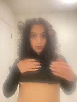 fayfay2002 online show from January 4, 2025, 6:40 pm