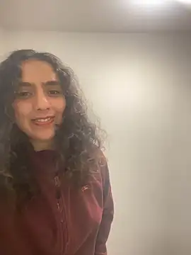 fayfay2002 online show from January 6, 2025, 6:52 pm