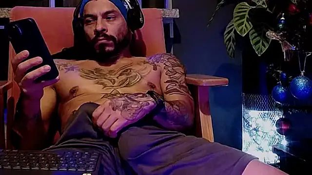 Snapshot of callme_douglas chatting on December 3, 2025, 3:29 am callme douglas online show from December 3, 2025, 3:29 am