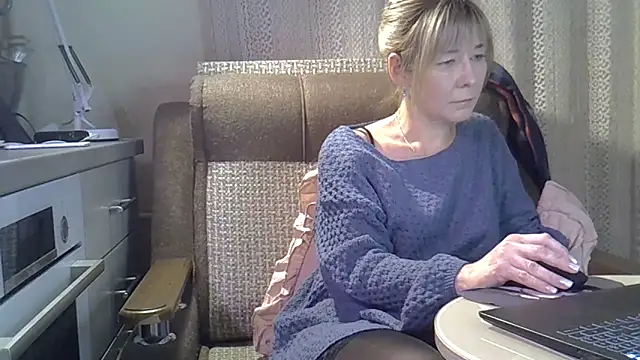 EllaJohnsonX online show from January 18, 2026, 4:32 pm