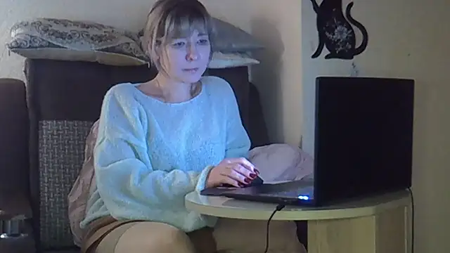 EllaJohnsonX online show from March 22, 2026, 9:00 am