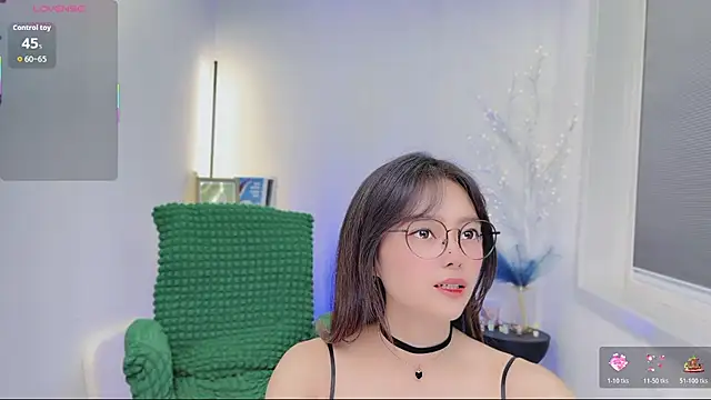 Natasha2025 online show from November 28, 2025, 3:34 pm