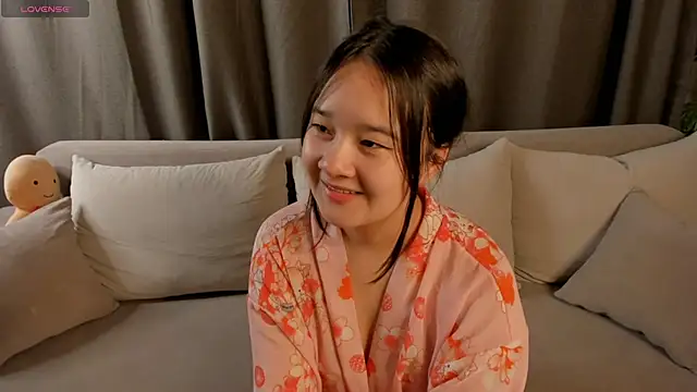 Maekko online show from April 14, 2026, 10:15 pm