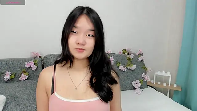 Snapshot of Maekko chatting on December 4, 2025, 5:17 am Maekko online show from December 4, 2025, 5:17 am