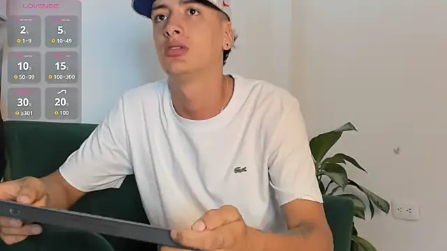 Snapshot of two_milkyway chatting on November 12, 2025, 12:42 pm two milkyway online show from November 12, 2025, 12:42 pm