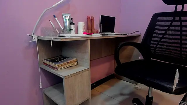 Samantha  cooper online show from December 2, 2025, 11:12 am