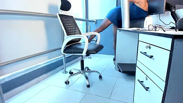 Samantha  cooper online show from February 23, 2026, 12:39 pm