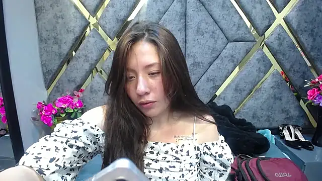 Snapshot of alison_deep chatting on April 22, 2026, 3:24 am alison deep online show from April 22, 2026, 3:24 am