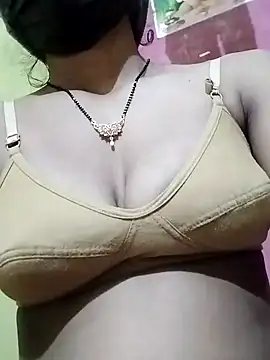 Coupleshow47 online show from February 4, 2025, 10:24 pm