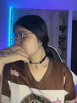 Snapshot of pretty_angela1 chatting on June 26, 2026, 9:59 am pretty angela1 online show from June 26, 2026, 9:59 am