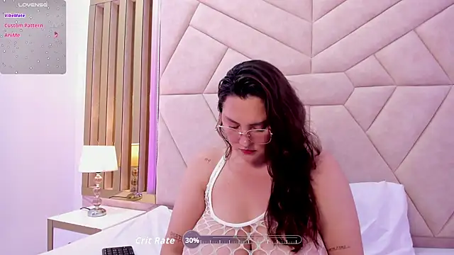 Snapshot of LunaPleasure chatting on November 24, 2025, 5:40 am LunaPleasure online show from November 24, 2025, 5:40 am