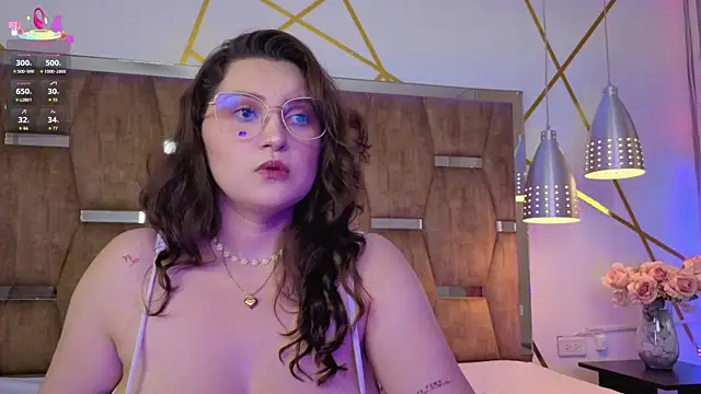 Snapshot of LunaPleasure chatting on September 23, 2025, 5:14 am LunaPleasure online show from September 23, 2025, 5:14 am