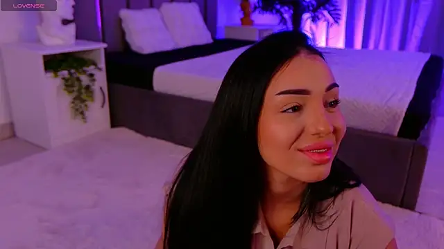 Snapshot of evanew_ chatting on April 15, 2026, 4:22 pm evanew online show from April 15, 2026, 4:22 pm