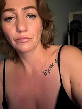 AlessasRoom online show from October 7, 2025, 8:37 am