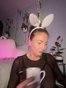 AlessasRoom online show from April 3, 2026, 7:04 am