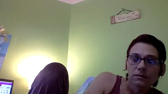 Snapshot of TheOneNOnlyHalfPint chatting on February 8, 2025, 8:42 pm TheOneNOnlyHalfPint online show from February 8, 2025, 8:42 pm