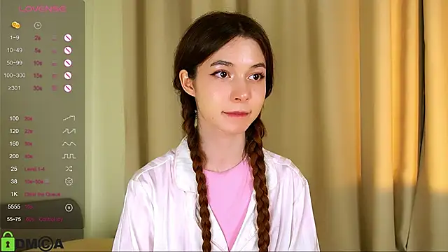 Snapshot of LittleOriana chatting on February 10, 2025, 1:14 am LittleOriana online show from February 10, 2025, 1:14 am