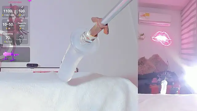 Maria Jones  online show from April 18, 2026, 2:03 am