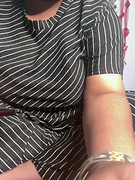 Snapshot of tanvihot2 chatting on October 25, 2025, 4:18 pm tanvihot2 online show from October 25, 2025, 4:18 pm