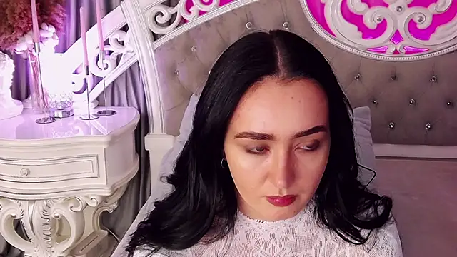 Snapshot of KimKhallifa chatting on February 7, 2026, 6:32 am KimKhallifa online show from February 7, 2026, 6:32 am