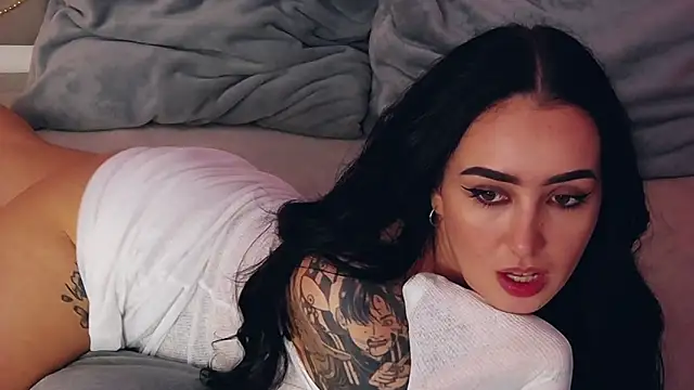 Snapshot of KimKhallifa chatting on January 9, 2026, 7:15 am KimKhallifa online show from January 9, 2026, 7:15 am