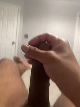 Snapshot of MrLatinKing chatting on January 1, 2025, 11:27 am MrLatinKing online show from January 1, 2025, 11:27 am