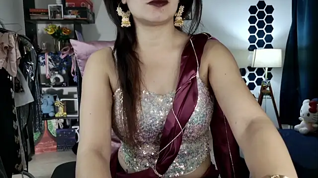 roseofvenom online show from April 14, 2026, 6:02 pm