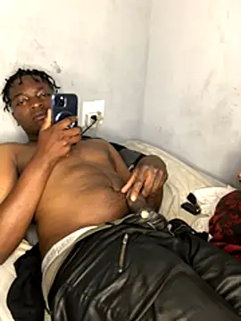 Snapshot of Redfucks333 chatting on December 3, 2025, 11:25 pm Redfucks333 online show from December 3, 2025, 11:25 pm