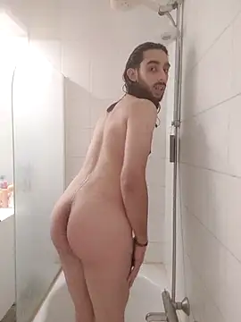 Levi Latino online show from October 31, 2025, 5:15 am