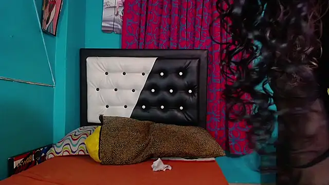 Snapshot of valerie_mase chatting on January 5, 2026, 8:12 pm valerie mase online show from January 5, 2026, 8:12 pm