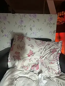 Snapshot of Ninabrunette18 chatting on March 1, 2026, 8:36 am Ninabrunette18 online show from March 1, 2026, 8:36 am