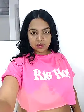 Snapshot of Brendabluee chatting on February 5, 2025, 12:49 pm Brendabluee online show from February 5, 2025, 12:49 pm