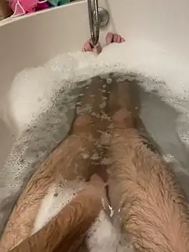 Snapshot of tomasek28 chatting on December 18, 2025, 9:07 pm tomasek28 online show from December 18, 2025, 9:07 pm