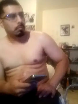 Snapshot of k1oudE chatting on December 4, 2025, 11:04 pm k1oudE online show from December 4, 2025, 11:04 pm