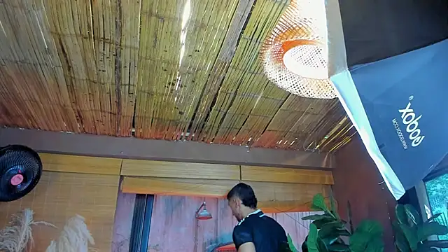 MarcoVitto online show from November 18, 2025, 7:28 pm