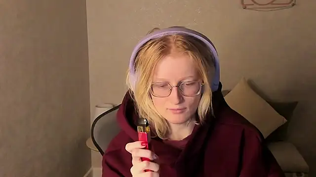 ElizabethHarpper online show from November 25, 2025, 1:06 am