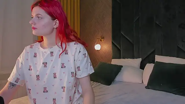 CharlotteMitchell online show from February 5, 2026, 9:16 am