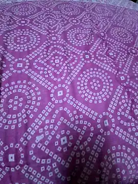 LavishBee80 online show from October 6, 2025, 6:52 pm