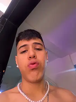 Snapshot of Angel_Khouri chatting on November 9, 2025, 3:32 am Angel Khouri online show from November 9, 2025, 3:32 am