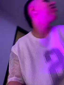 Snapshot of Angel_Khouri chatting on September 19, 2025, 4:05 am Angel Khouri online show from September 19, 2025, 4:05 am