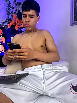 Snapshot of Angel_Khouri chatting on October 22, 2025, 4:34 am Angel Khouri online show from October 22, 2025, 4:34 am