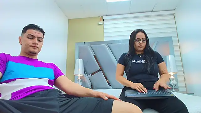 DAVID VICTORIAA online show from March 30, 2026, 1:01 pm