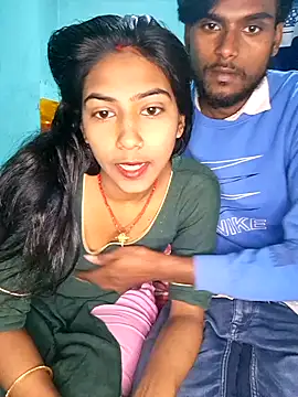 Virl clople online show from January 22, 2025, 5:28 pm