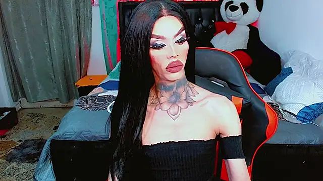 Snapshot of Alextwink chatting on November 10, 2025, 4:56 pm Alextwink online show from November 10, 2025, 4:56 pm