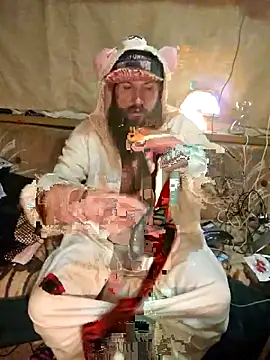 Snapshot of StruggleSnuggles chatting on November 18, 2025, 9:01 am StruggleSnuggles online show from November 18, 2025, 9:01 am