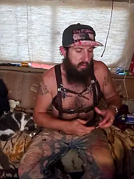 Snapshot of StruggleSnuggles chatting on November 1, 2025, 11:31 pm StruggleSnuggles online show from November 1, 2025, 11:31 pm